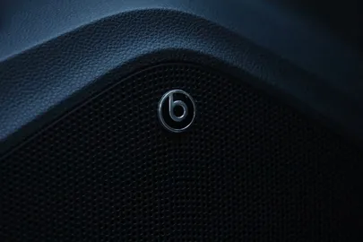 Car image 34