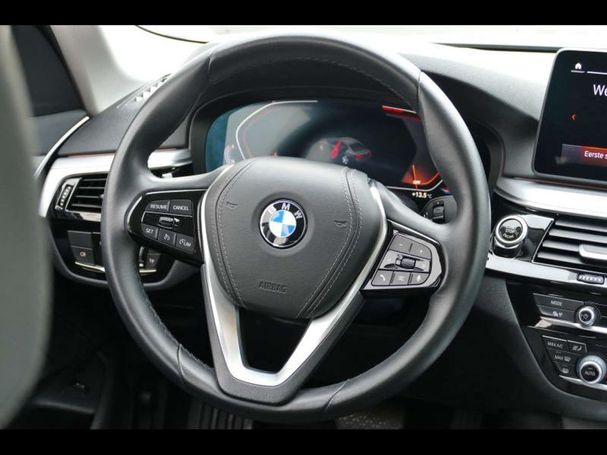 BMW 520i 120 kW image number 17