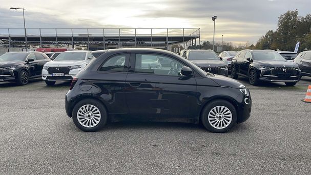 Fiat 500 e Action 71 kW image number 8