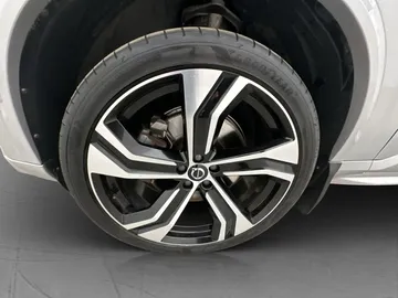 Car image 38
