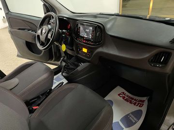 Car image 27