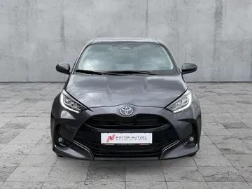 Car image 3