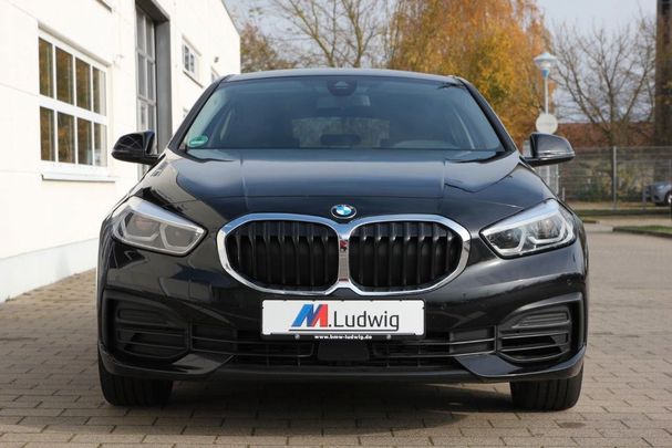 BMW 120i Advantage 131 kW image number 2