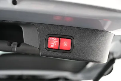 Car image 36
