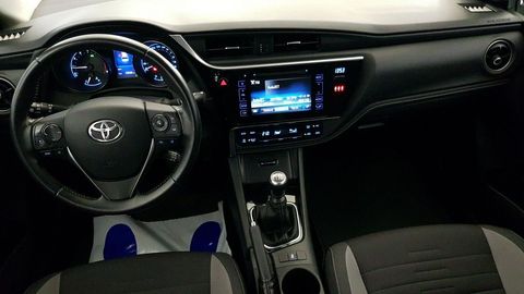 Car image 19