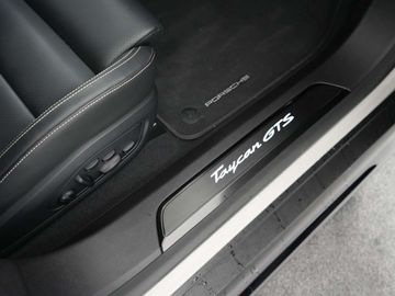 Car image 41