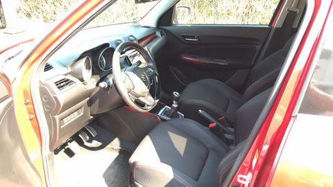 Car image 16