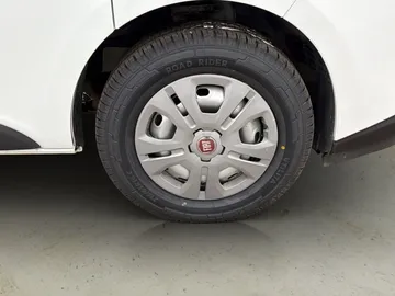 Car image 30