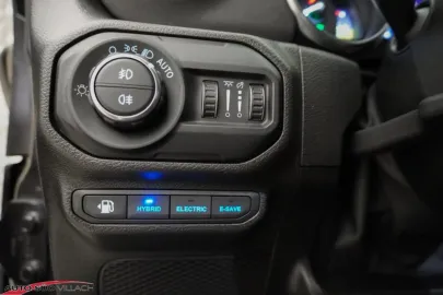 Car image 49