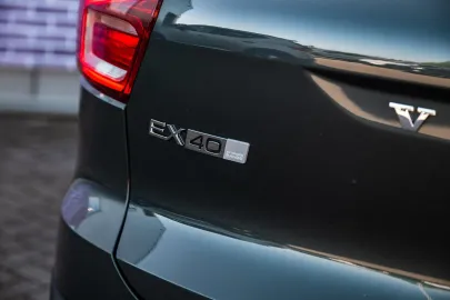 Car image 38