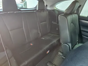 Car image 40