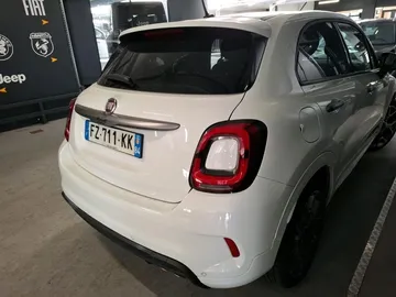 Car image 25
