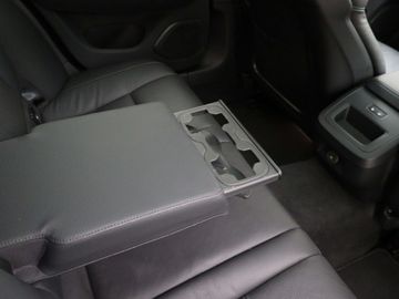 Car image 33