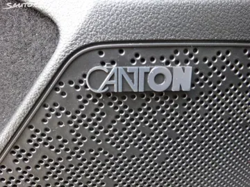 Car image 32