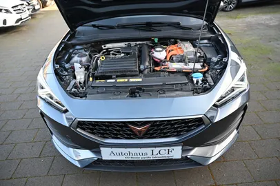Car image 26