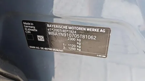 Car image 36