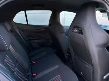 Car image 38