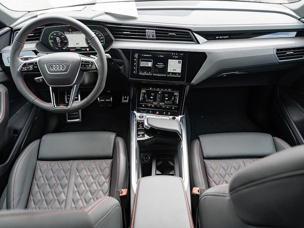 Audi Q8 50 quattro e-tron S-line 250 kW image number 6