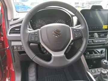 Car image 24