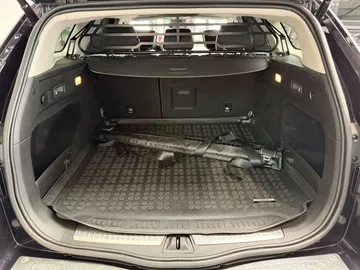 Car image 43