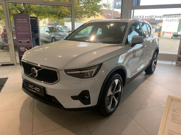 Volvo XC40 Core 120 kW image number 1