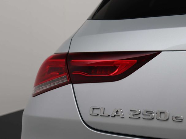 Mercedes-Benz CLA 250 Shooting Brake e 160 kW image number 12