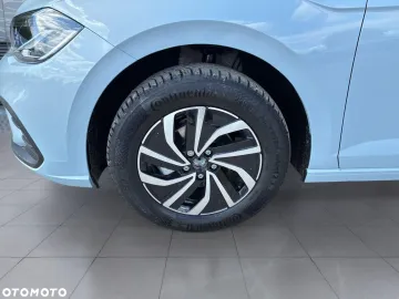 Car image 28