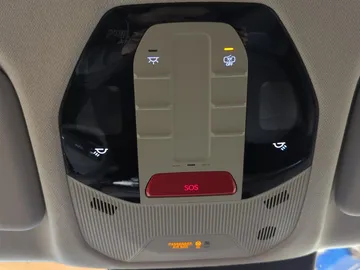 Car image 30