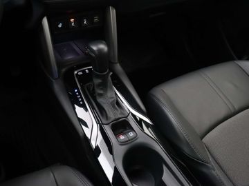 Car image 12