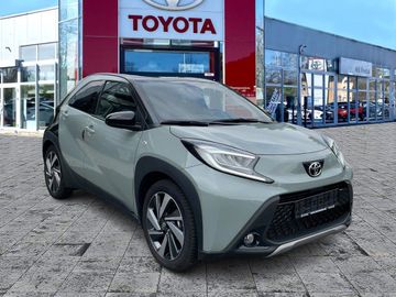 Car image 3
