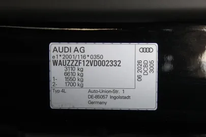 Car image 40