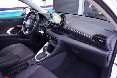 Car image 30