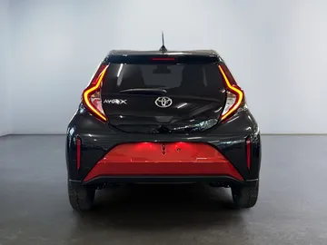 Car image 4