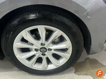 Car image 24