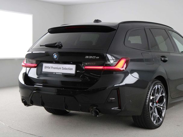 BMW 330e Touring 215 kW image number 21