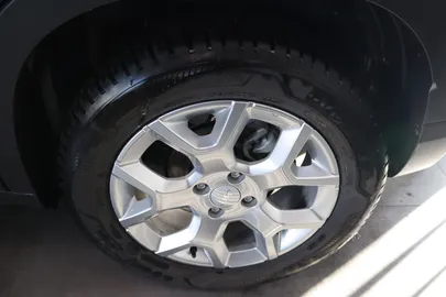 Car image 22