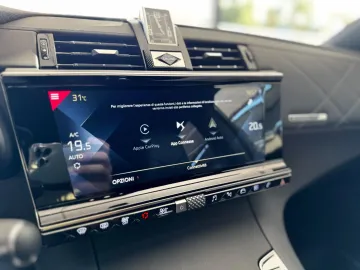 Car image 34