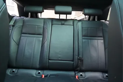 Car image 35