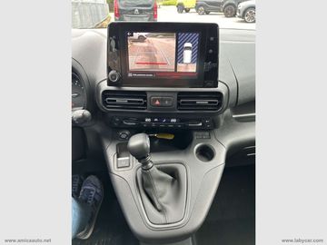 Car image 28