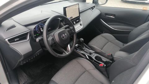 Car image 14