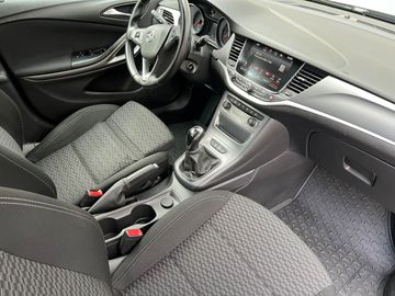 Car image 14