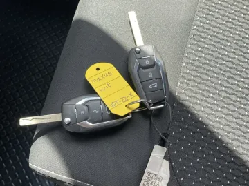 Car image 35