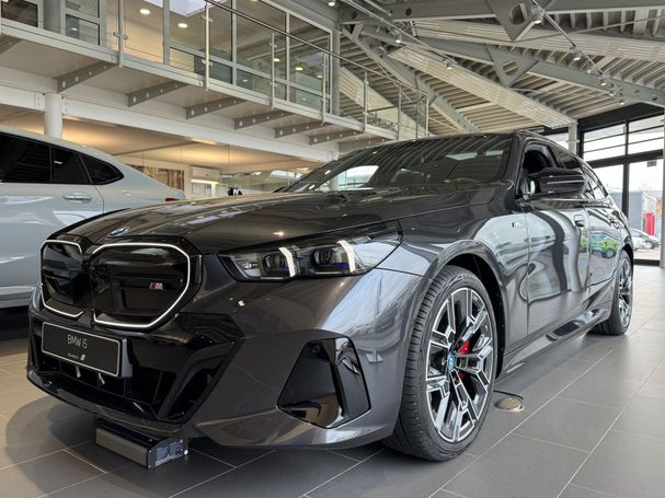 BMW i5 M60 442 kW image number 1