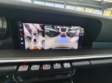 Car image 31