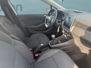 Car image 14