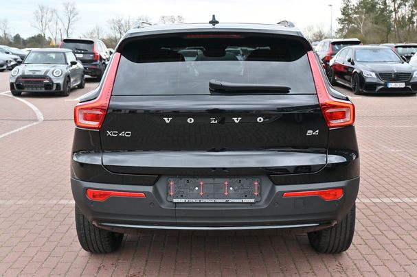 Volvo XC40 B4 Plus Dark DKG 145 kW image number 2