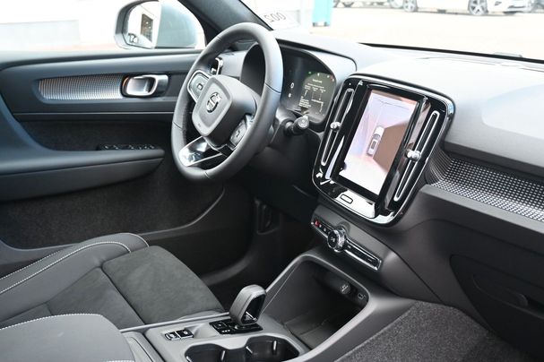 Volvo XC40 B3 Core 120 kW image number 17