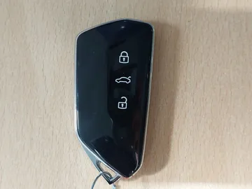 Car image 30