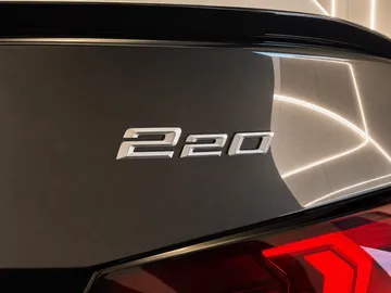 Car image 30