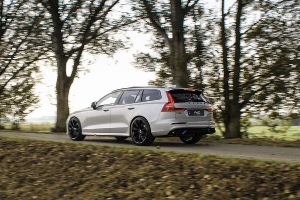 Volvo V60 B4 Plus 145 kW image number 5